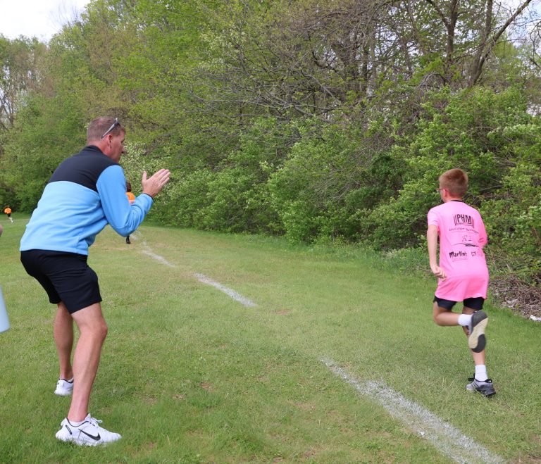 Running is Elementary: Dad cheers on runner